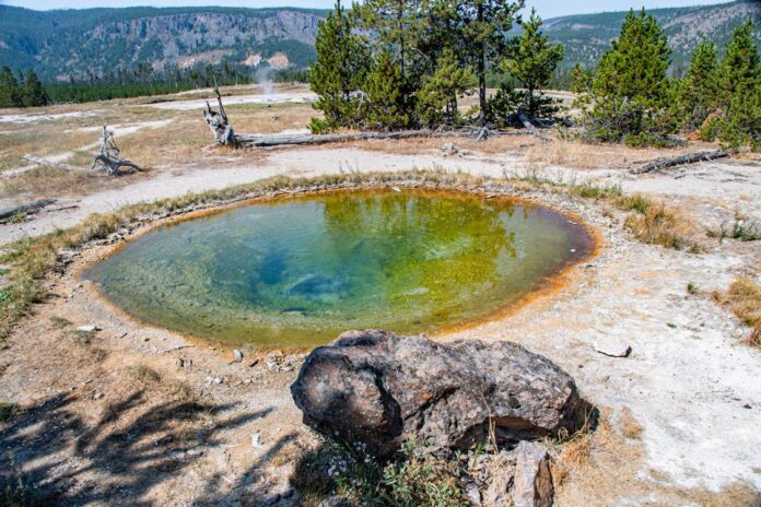 the rock tub hot springs